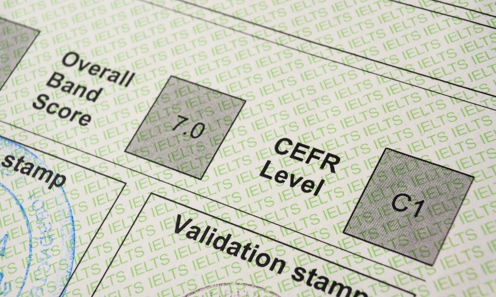 اختبار اللغة الإنجليزية المعتمد المطلوب للتأشيرة والهجرة إلى بريطانيا